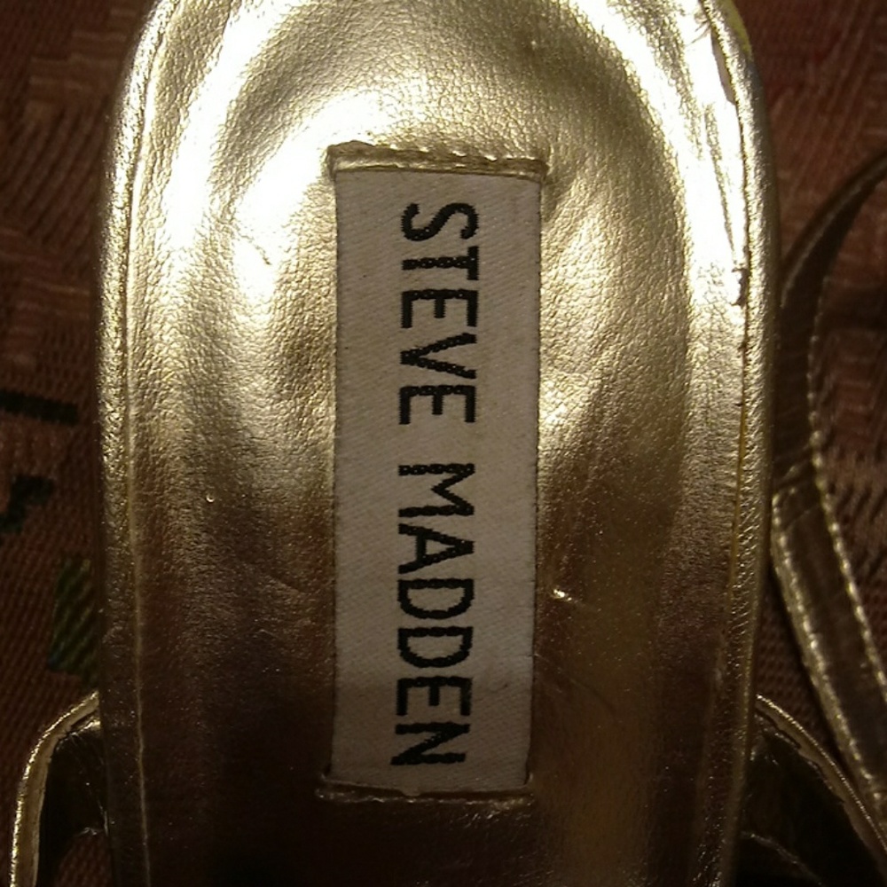 Shoes - Picture 2 of 5